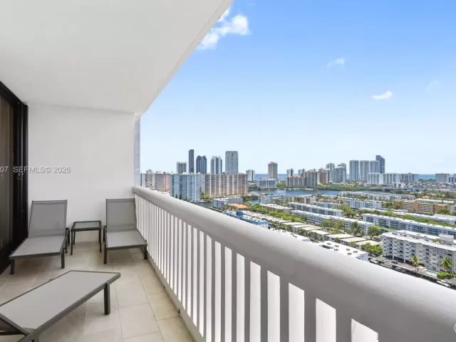 3-bedroom condo for sale in Aventura - 2000 Island Blvd 2409 - MondialRealty