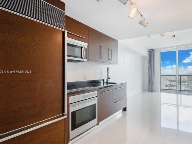 Apartment for rent  Unit #4904 - photo 6288363