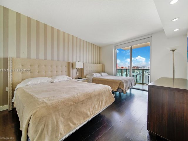 Apartment for rent  Unit #1-1502 - photo 6277590