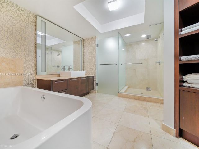 Apartment for rent  Unit #1-1502 - photo 6277593