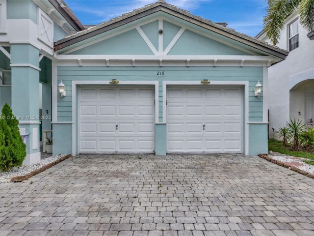 Home for sale at 216 NE 36th Ter - photo 6276710