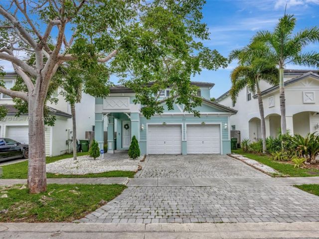 Home for sale at 216 NE 36th Ter - photo 6276713