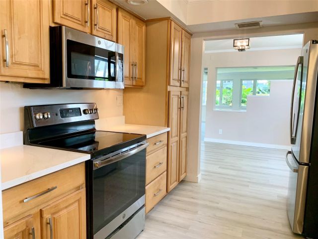 Home for sale at 764 SW 7th St - photo 6277796