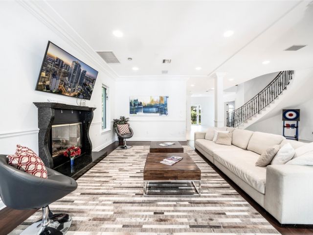 Home for rent at 438 Coconut Isle Dr - photo 6280325