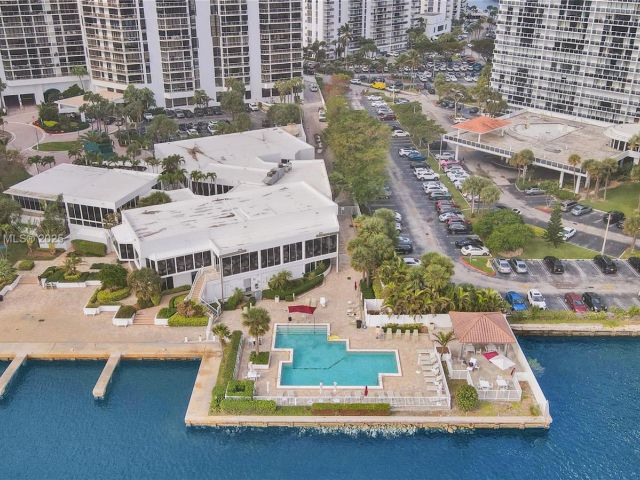 Apartment for sale  Unit #1801 - photo 6278160