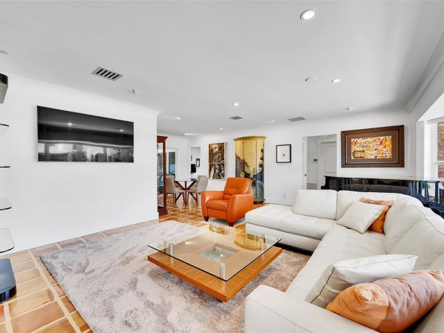 Home for rent at 816 Appleby St - photo 6275575