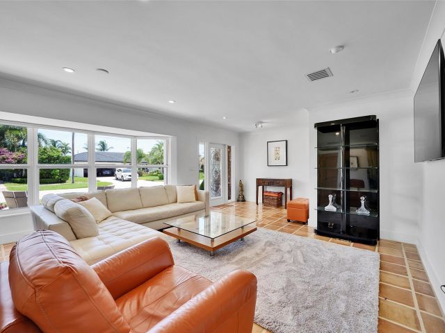 Home for rent at 816 Appleby St - photo 6275576