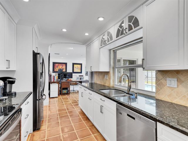 Home for rent at 816 Appleby St - photo 6275581