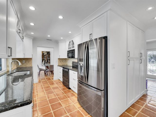 Home for rent at 816 Appleby St - photo 6275582