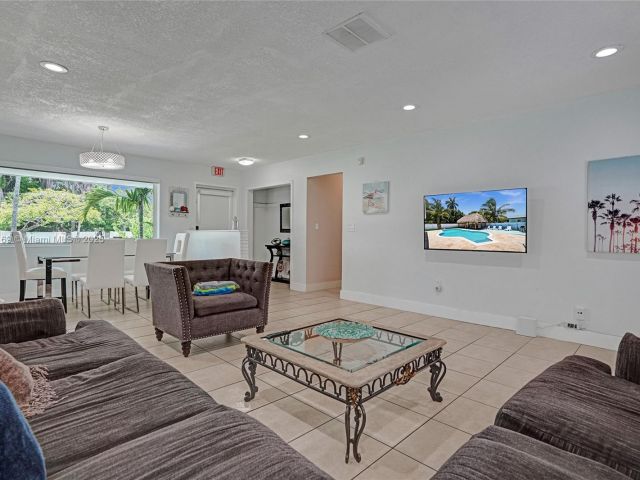 Home for sale at 16000 N Miami Ave - photo 6284670