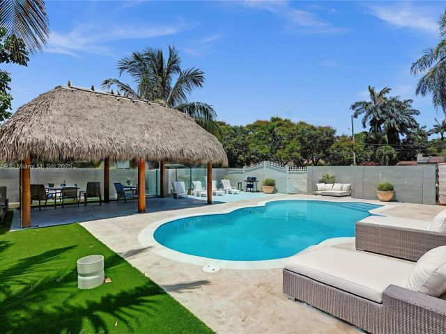 Home for sale at 16000 N Miami Ave - photo 6284679