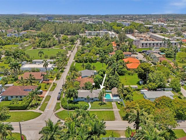 Home for sale at 16000 N Miami Ave - photo 6284680