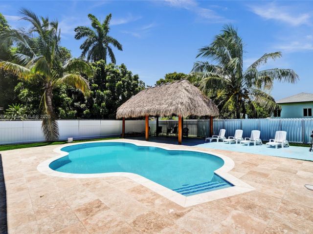 Home for sale at 16000 N Miami Ave - photo 6284682