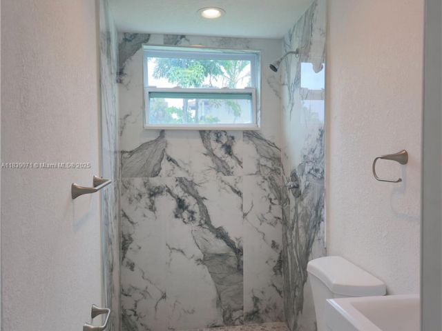 Home for sale at 1141 SW 8th Ter - photo 6279900