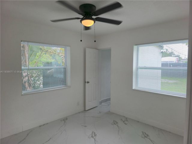 Home for sale at 1141 SW 8th Ter - photo 6279906