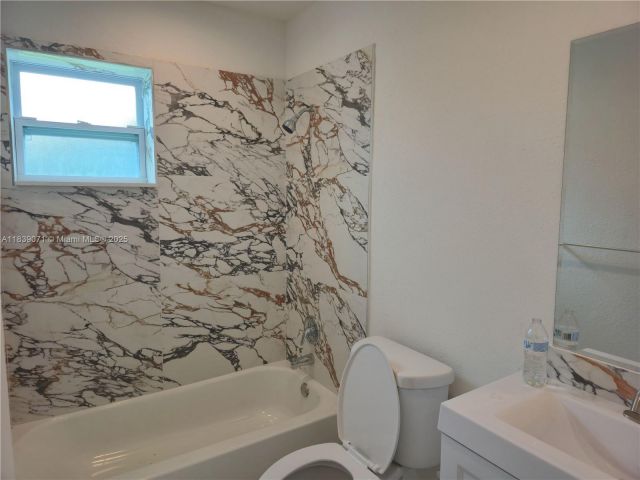 Home for sale at 1141 SW 8th Ter - photo 6279907