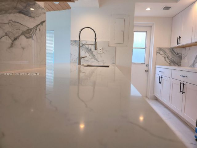 Home for sale at 1141 SW 8th Ter - photo 6279909