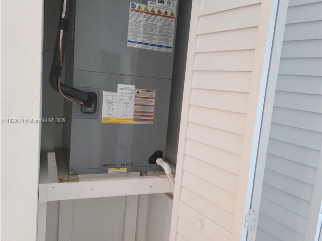 Home for sale at 1141 SW 8th Ter - photo 6279912