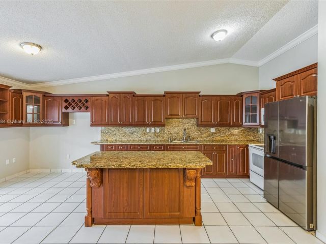 Home for sale at 5370 SW 144th Ave - photo 6277450