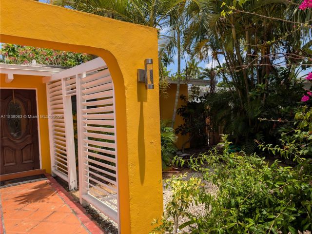 Home for sale at 2606 Gulfstream Ln - photo 6290748