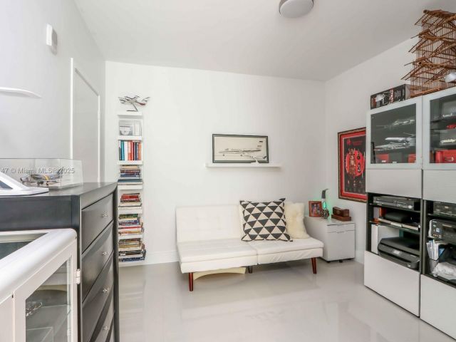 Apartment for sale  Unit #404 - photo 6279251