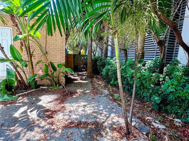 Home for rent at 9065 Harding Ave D2 - photo 6279616