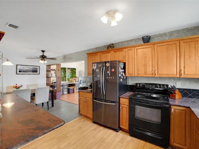 Home for sale at 1851 SW 42nd Ter - photo 6280296