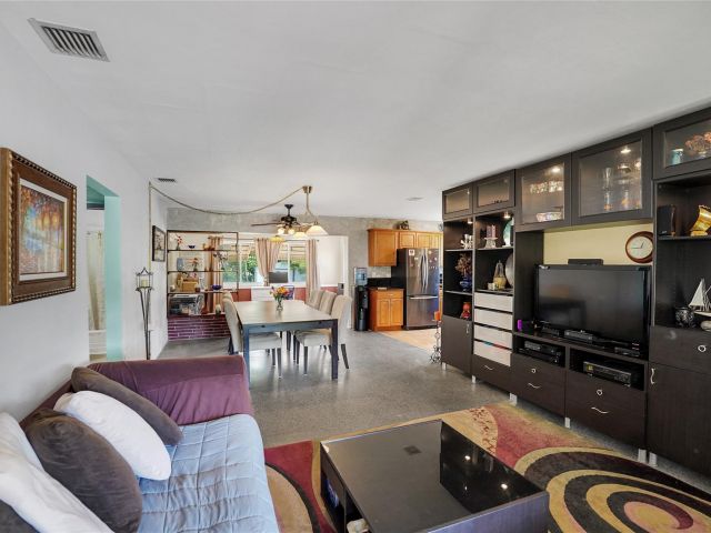 Home for sale at 1851 SW 42nd Ter - photo 6280302