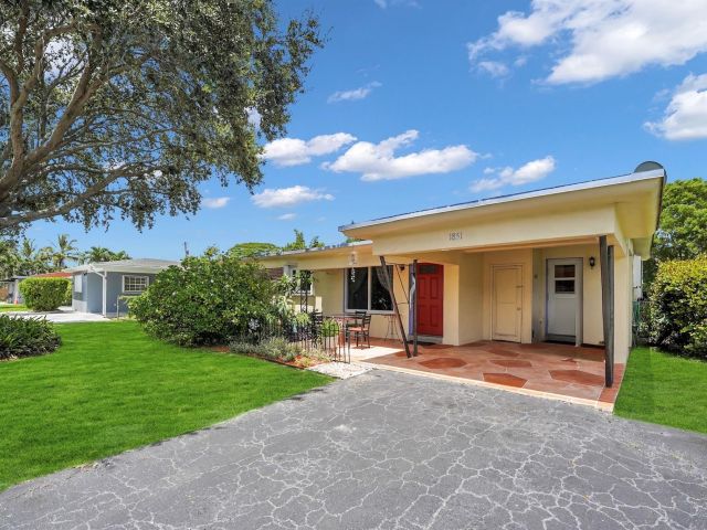 Home for sale at 1851 SW 42nd Ter - photo 6280304