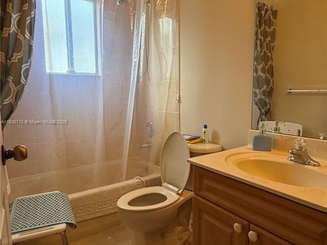 Home for sale at 232 SE 32nd Ter - photo 6278026