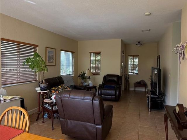 Home for sale at 232 SE 32nd Ter - photo 6278031