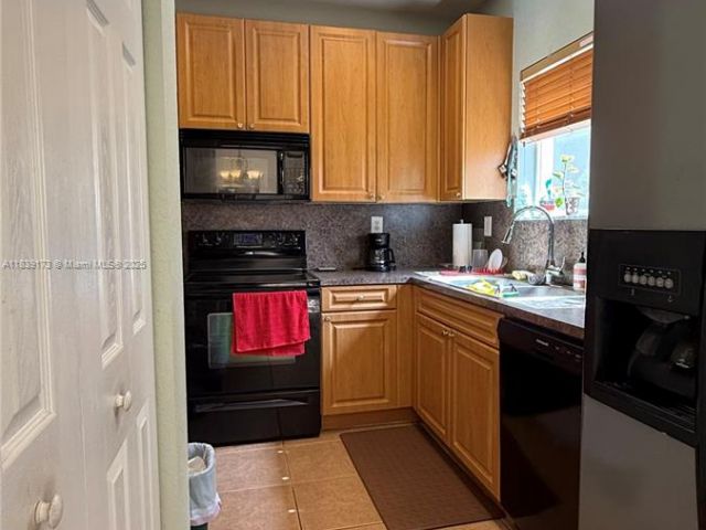 Home for sale at 232 SE 32nd Ter - photo 6278032