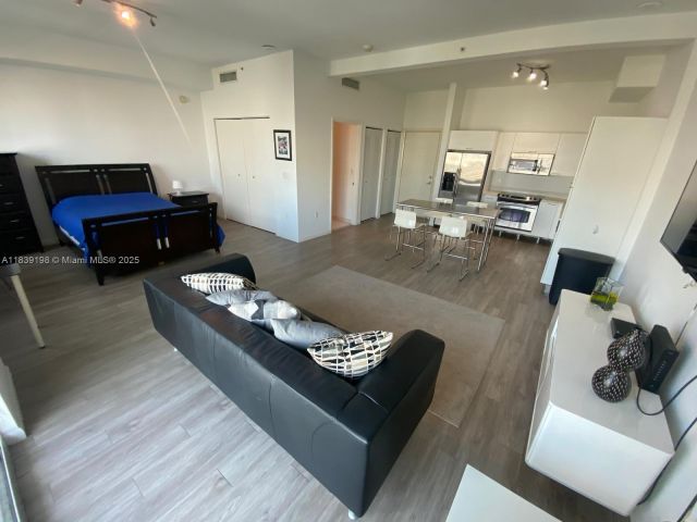 Apartment for sale  Unit #905 - photo 6289402