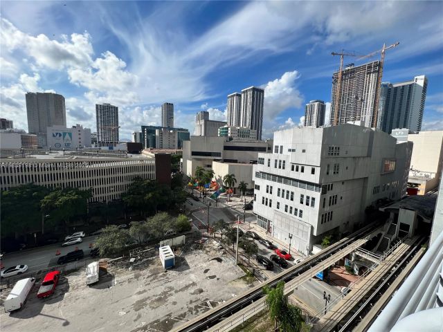 Apartment for sale  Unit #905 - photo 6289408