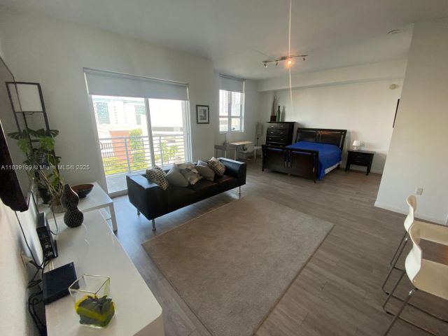 Apartment for rent  Unit #905 - photo 6289414