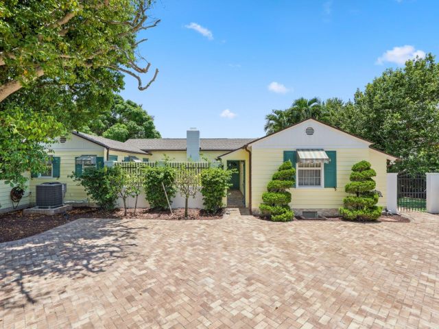 Home for sale at 2 Fisher Lane - photo 6279852