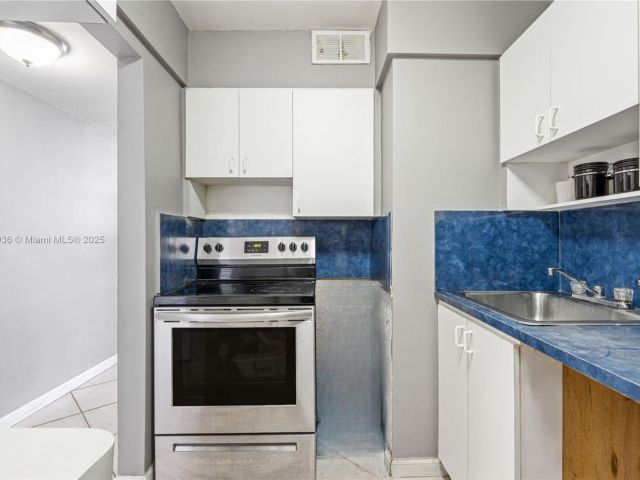 Apartment for sale  Unit #931 - photo 6287524