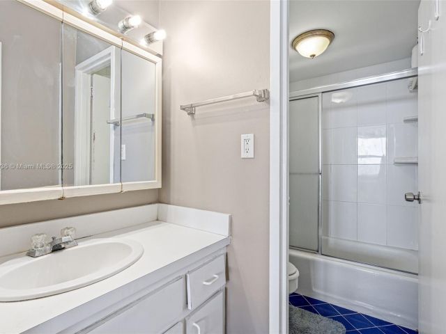 Apartment for sale  Unit #931 - photo 6287529