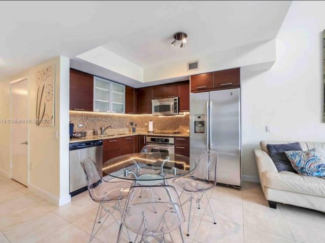 Apartment for rent  Unit #2308 - photo 6283001