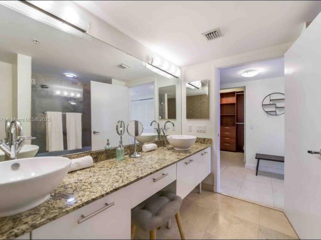 Apartment for rent  Unit #2308 - photo 6283009