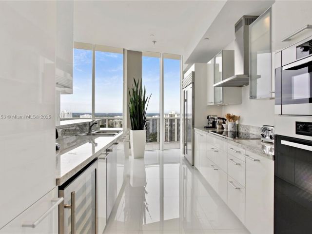 Apartment for sale  Unit #2303 - photo 6282931