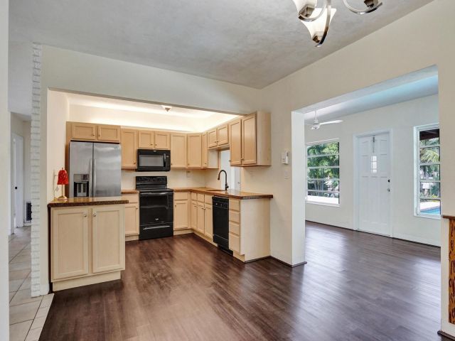 Home for sale at 1801 NE 23rd Ave - photo 6288828