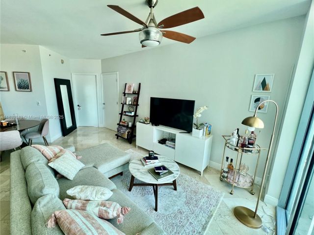 Apartment for rent  Unit #3013 - photo 6284284