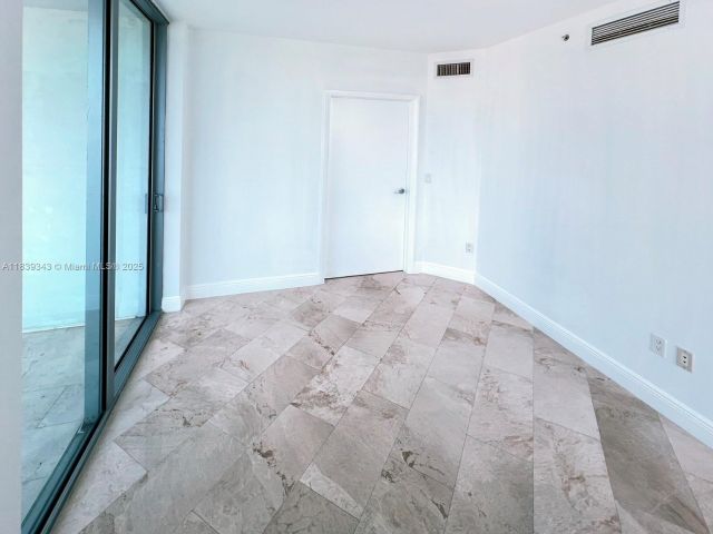 Apartment for rent  Unit #3013 - photo 6284289