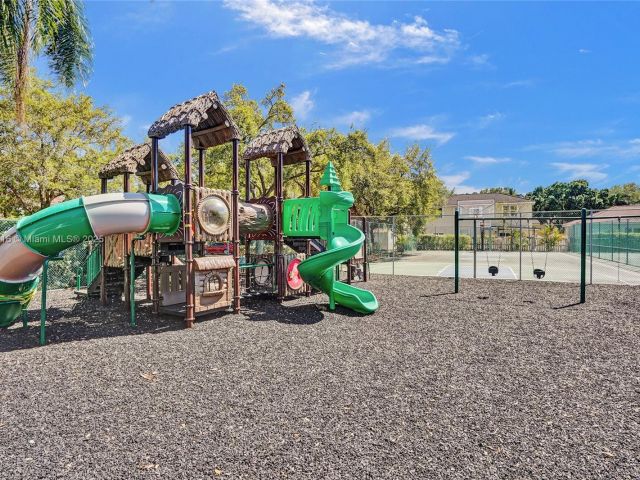 Home for sale at 4966 SW 33rd Ter - photo 6292438