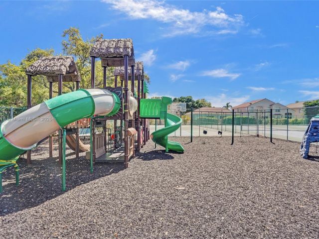 Home for sale at 4966 SW 33rd Ter - photo 6292439