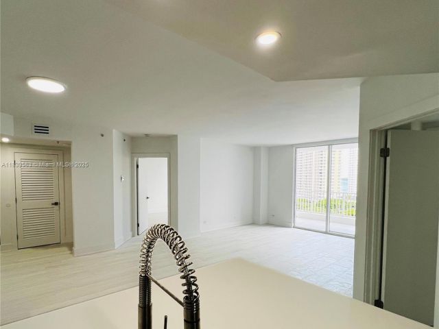 Apartment for rent  Unit #1111 - photo 6284861