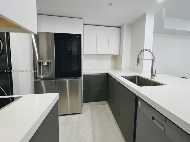 Apartment for rent  Unit #1111 - photo 6284864