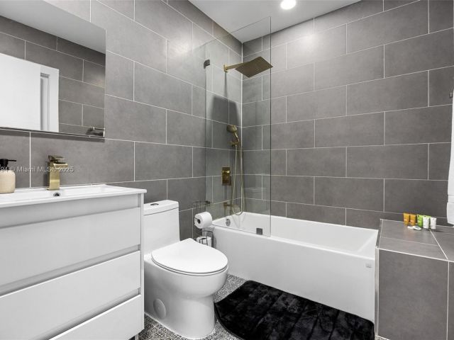 Home for sale at 1240 Jefferson St - photo 6284468