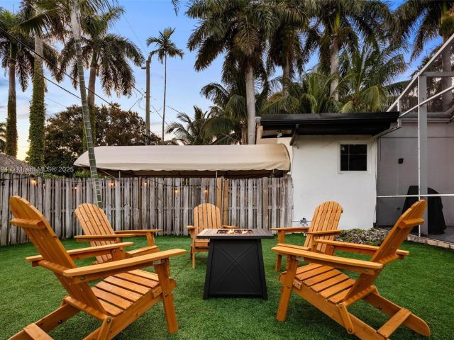 Home for sale at 1240 Jefferson St - photo 6284473